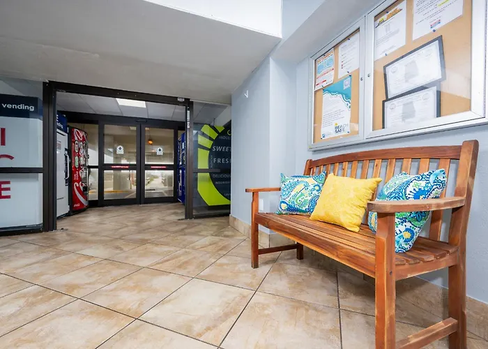 Apartment Island Winds East 806